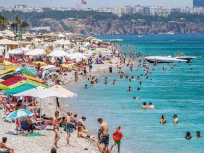 Самым популярным направлением для отдыха на праздники оказалась Анталья