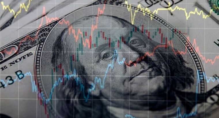 Курс доллара и евро продолжает увеличиваться