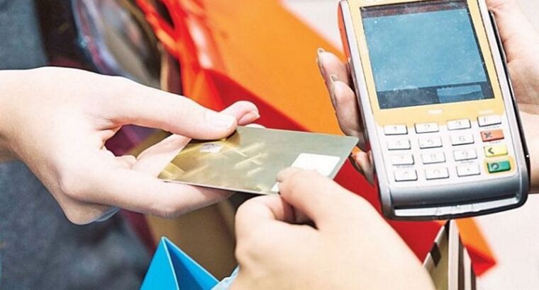 Местные жители налегают на кредитные карты
