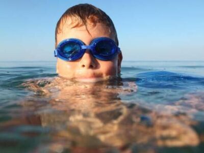 Из-за скопления людей в море и бассейнах увеличилось количество инфекционных заболеваний у детей