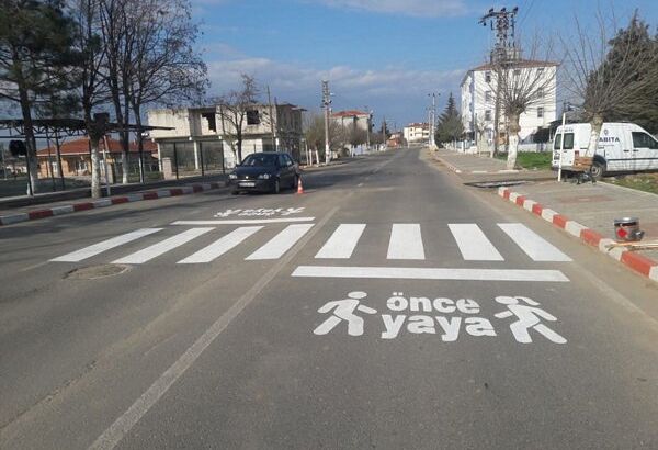 Штрафы водителям за то, что они не уступили дорогу пешеходам, также были увеличены