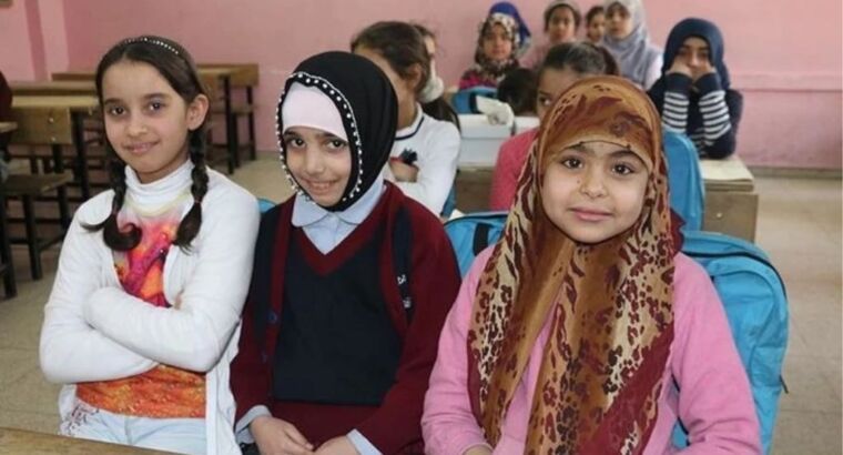 А сколько в Турции учащихся из Сирии?