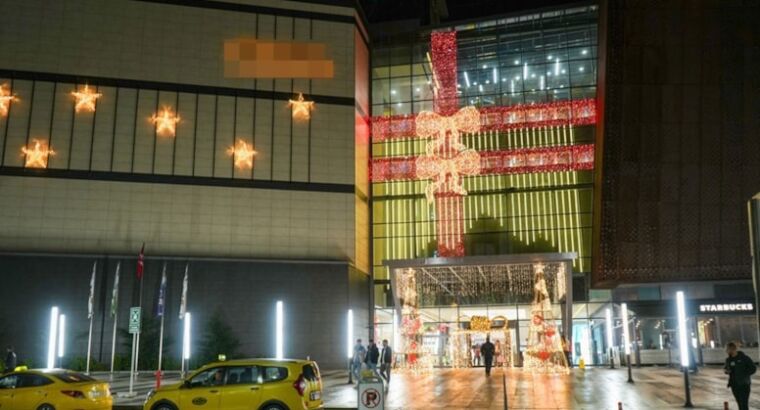 Разногласия по поводу украшения торгового центра в провинции Ризе