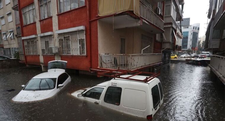 В Анталии было затоплено 3 тысячи 862 здания