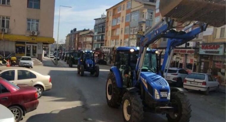 В провинции Конья прошел протест фермеров на тракторах