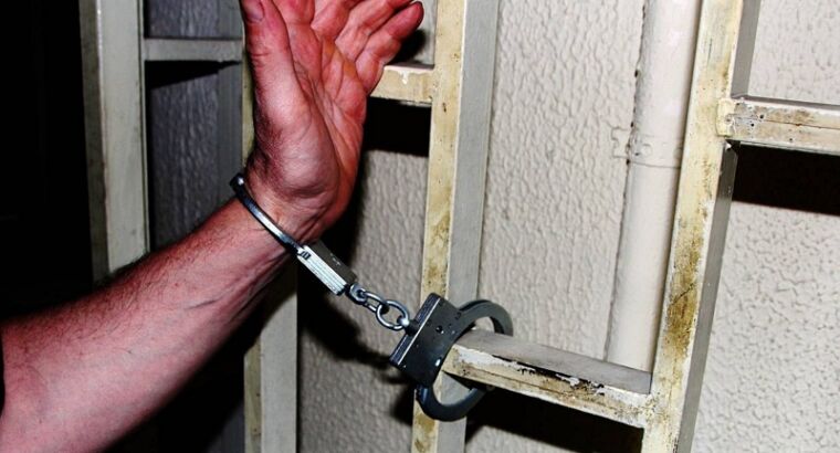 Полиция задержала 12 подозреваемых в вооруженном нападении в Стамбуле