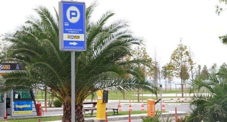 В Стамбуле подорожали парковки İSPARK: рост цен до 115%
