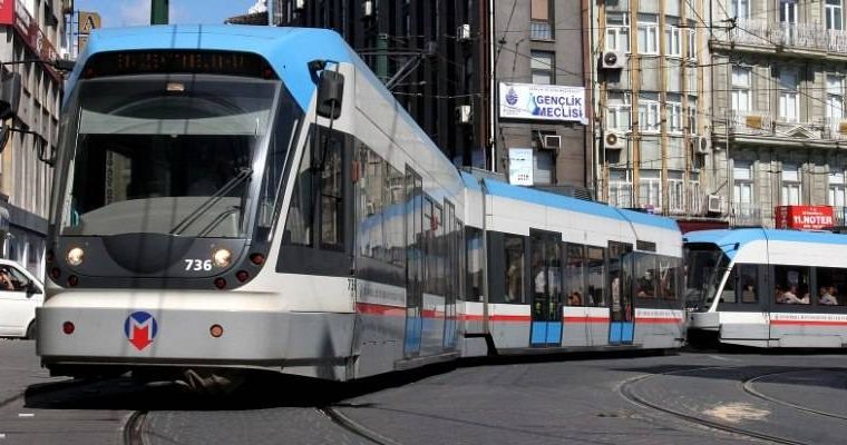 В СТАМБУЛЕ ПОВЫСИЛИ ТАРИФЫ НА ОБЩЕСТВЕННЫЙ ТРАНСПОРТ