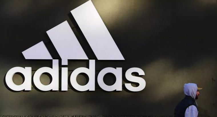 В Турции оштрафовали Adidas за использование свиной кожи