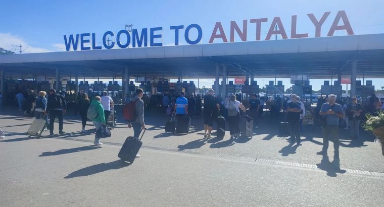 Российский турпоток в Анталью продолжает падать
