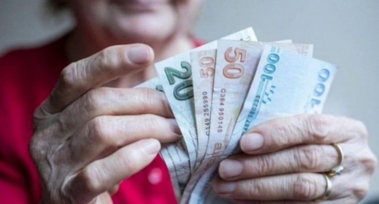 Домохозяйкам дадут право на пенсию: кто сможет воспользоваться?