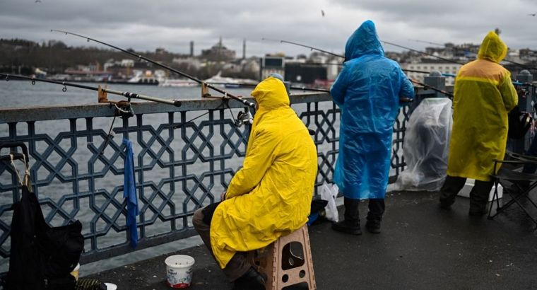 В Стамбуле усилится ветер, по всей стране ожидаются ливни