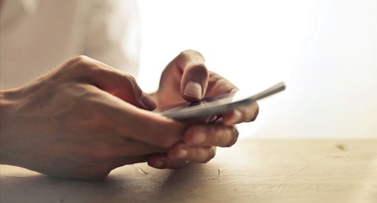 Министр сообщил, сколько времени в день турки проводят в телефоне