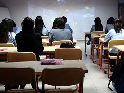 Родители, внимание: опасная “игрушка” в руках школьников