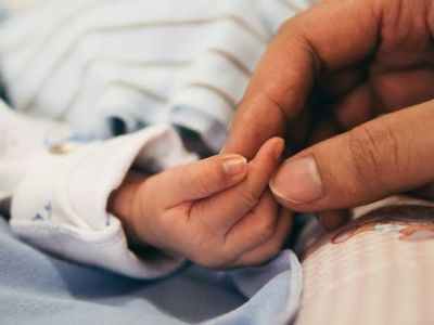 Оставленную в аэропорту Антальи девочку вернули в Россию