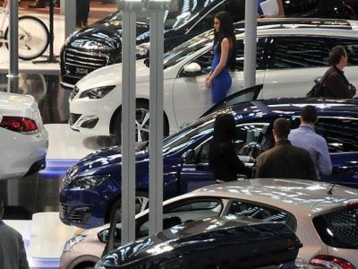 Снижение ставок по автокредитам: стоит ли уже сейчас брать машину в кредит?