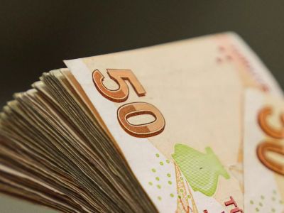 Правительство представило первый проект повышения зарплат для госслужащих и пенсионеров