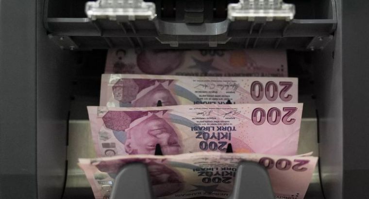 В Турции повысят зарплаты 600 тысячам госслужащих: подписано новое соглашение