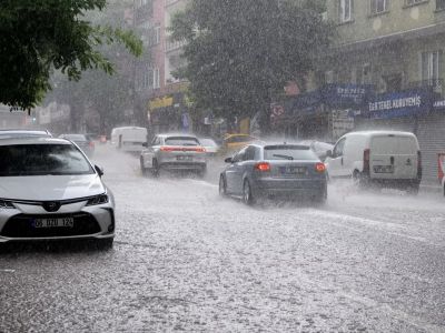 Метеорологи предупредили: в Стамбуле и ряде регионов ожидаются ливни и штормовой ветер