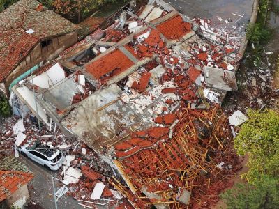 В Балыкесире после землетрясения магнитудой 6,1 повреждены 25 зданий