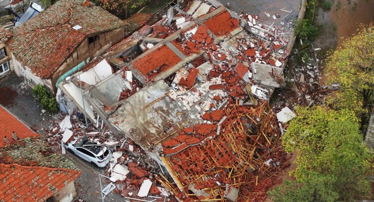 В Балыкесире после землетрясения магнитудой 6,1 повреждены 25 зданий