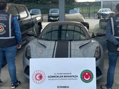 В Стамбуле проведена операция по выявлению нарушений при ввозе автомобилей класса люкс