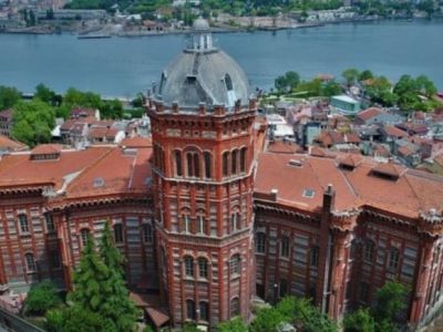 Министерство образования требует освободить здание Fener Rum Okulu