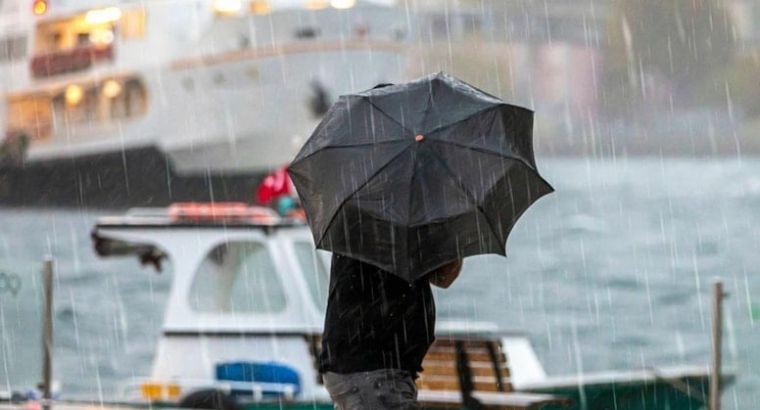 Префектура Стамбула предупредила о надвигающемся ливне