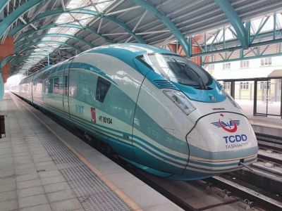 Учителям предоставят 50% скидку на билеты на поезда: когда действует?