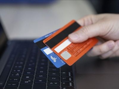 На кредитные карты вводятся новые ограничения: ночью нельзя будет снимать наличные