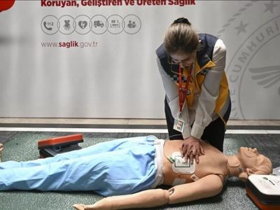 В Турции в людных местах вводят обязательные шок-дефибрилляторы