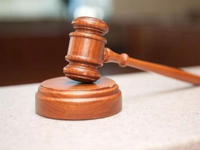 Суд постановил выселить арендатора: расходы и гонорар адвоката оплатит жилец