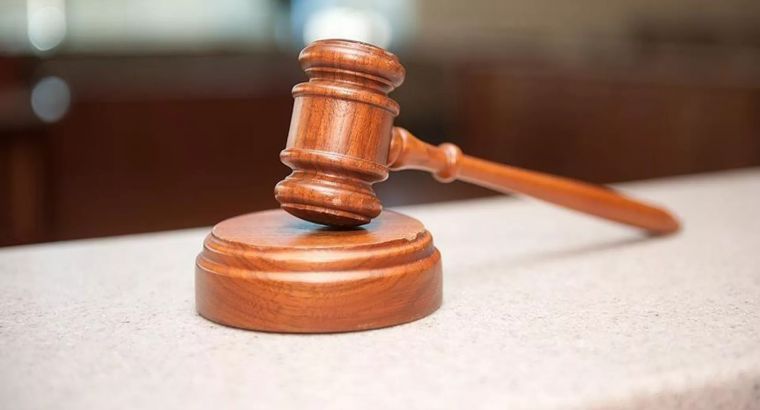 Суд постановил выселить арендатора: расходы и гонорар адвоката оплатит жилец