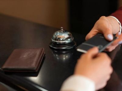 Отель в Анталье оштрафовали за отказ заселять группу мужчин