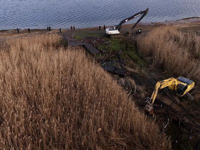 На берегу озера Сапанджа снесли незаконные постройки