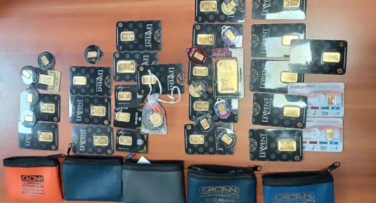 В Эскишехире найденную на улице сумку с золотом вернули владелице