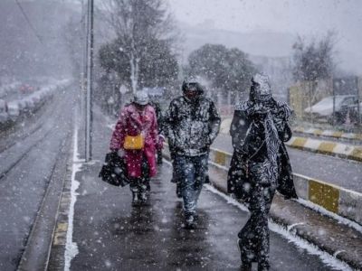 AKOM предупредил о сильной непогоде: в Стамбуле снег продлится три дня, особое внимание — понедельнику
