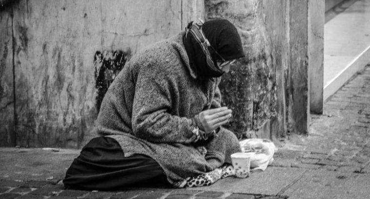 В Шанлыурфе запретили попрошайничество и уличную торговлю