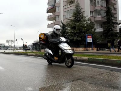 Курьеры недовольны повышением тарифов: доставка может остановиться