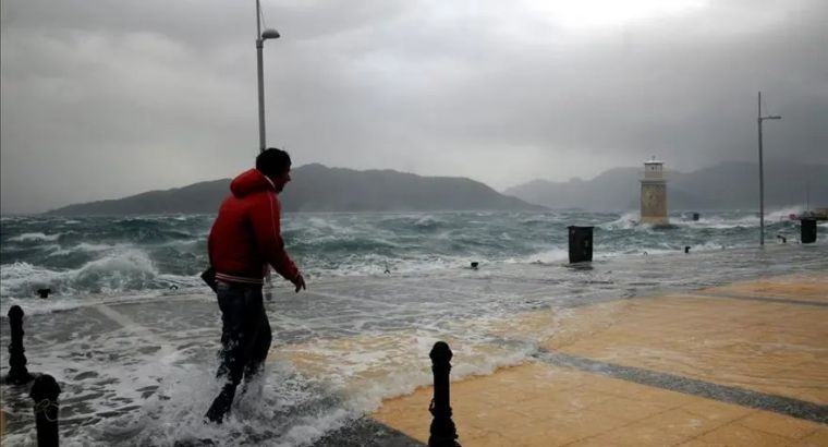 В Стамбуле ожидаются сильный лодос и дожди: предупреждение для 17 провинций