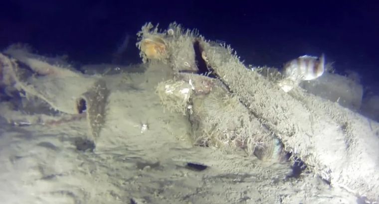 В Мраморном море обнаружены новые фрагменты старого авиалайнера