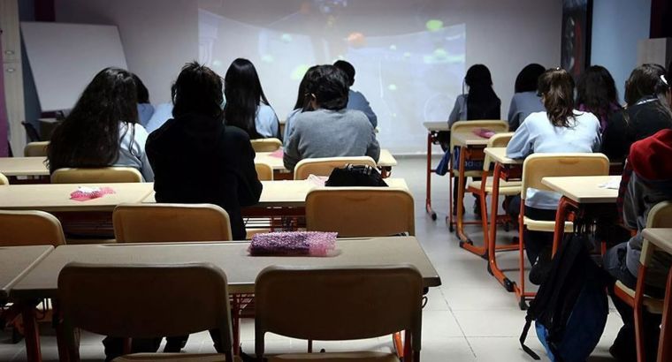 В Турции обсуждают отмену промежуточных каникул в школах