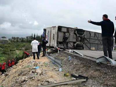 В Анталье пассажирский автобус съехал в кювет: 10 погибших, 20 раненых