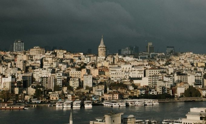 В Стамбуле взлетели айдаты: в элитных жилых комплексах — до 70 тысяч лир