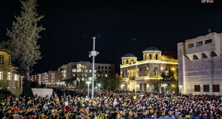 В Турции в 04:17 остановилось время