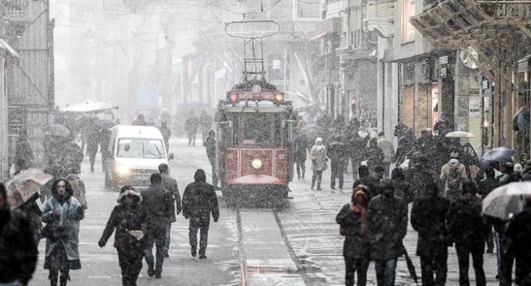 В Стамбул возвращается зима: возможен снег