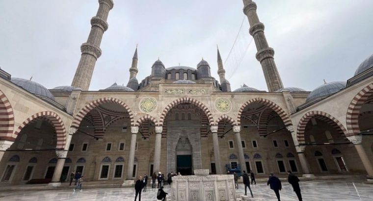 Селимие в Эдирне снова открыта для молитв после 4-летней реставрации