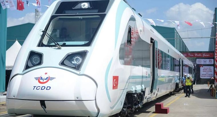 В Турции запускают первый отечественный скоростной поезд
