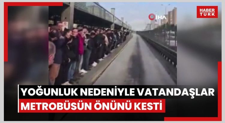 Стамбул: жители заблокировали метробус из-за давки на остановках