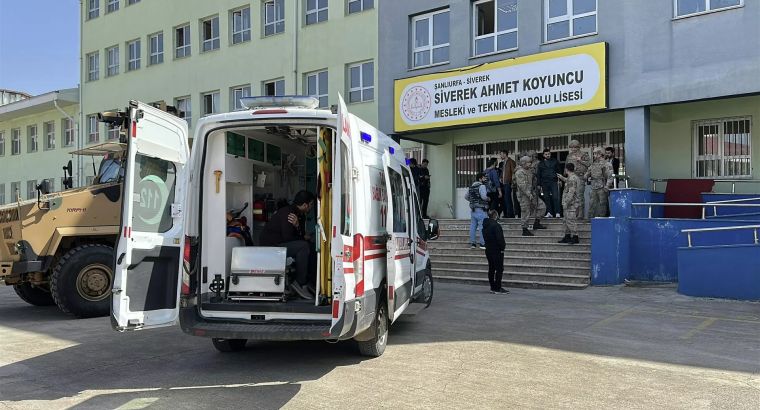 В Шанлыурфе стрельба в школе: 16 пострадавших